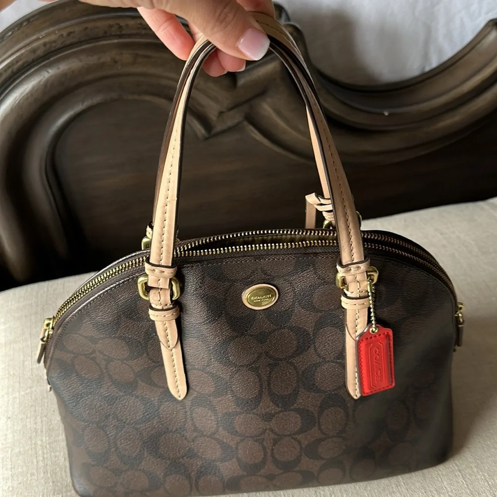 Coach purse - Picture 3 of 8